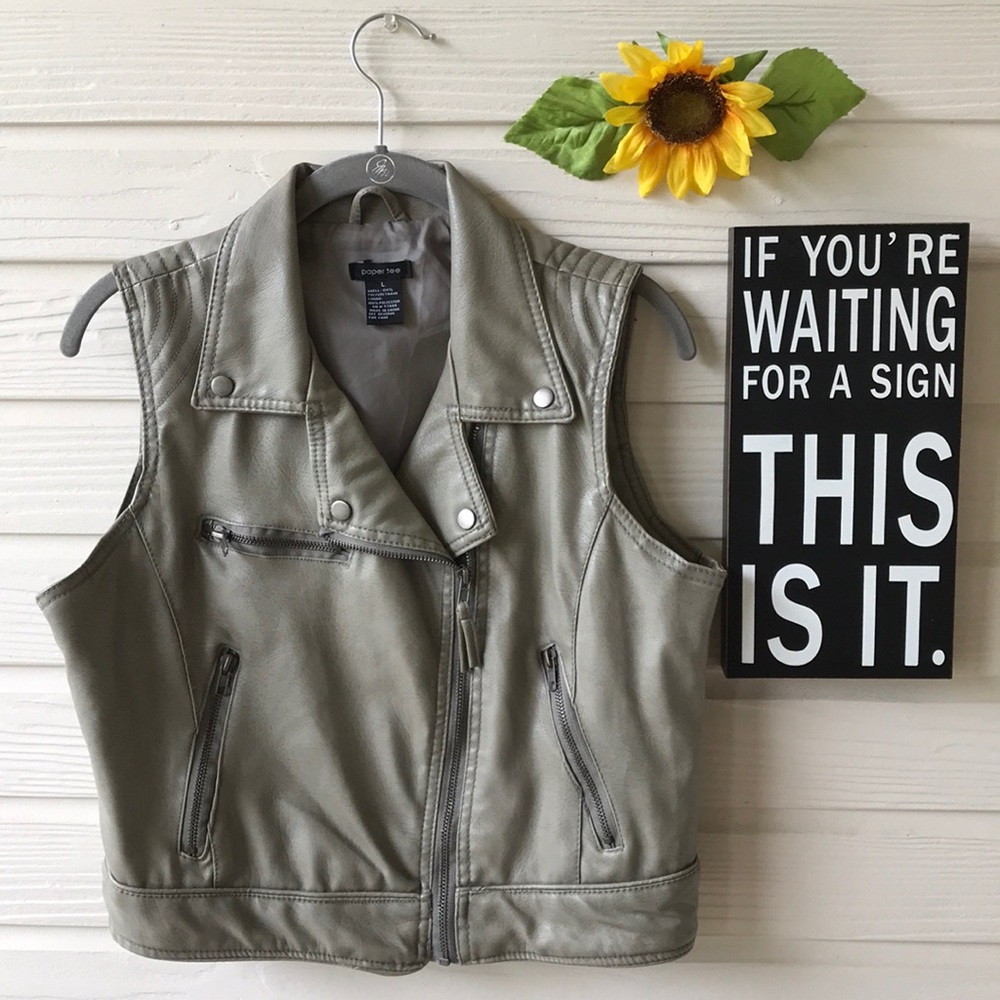 COPY - 💰5 -4- $20💰 Paper Tee Vest